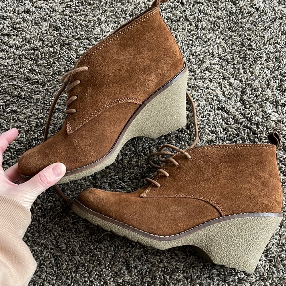 8.5 Sonoma wedge booties